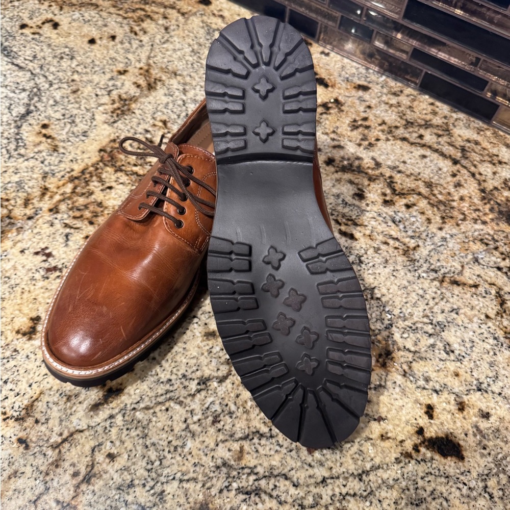 Steve Madden Brown Oxfords with Polished Leather and Glossy Finish - Picture 3 of 6